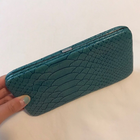 Accessories - VINTAGE Turquoise Snake Skin Wallet Accessories - VINTAGE Turquoise Snake Skin Wallet